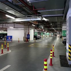 東二環泰禾廣場地下停車場