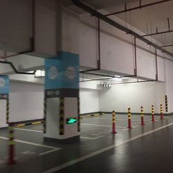 東二環泰禾廣場停車場